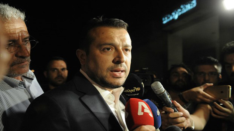 Παππάς στο Spiegel: “Η Ελλάδα ληστεύτηκε από τους βαρόνους των ΜΜΕ”