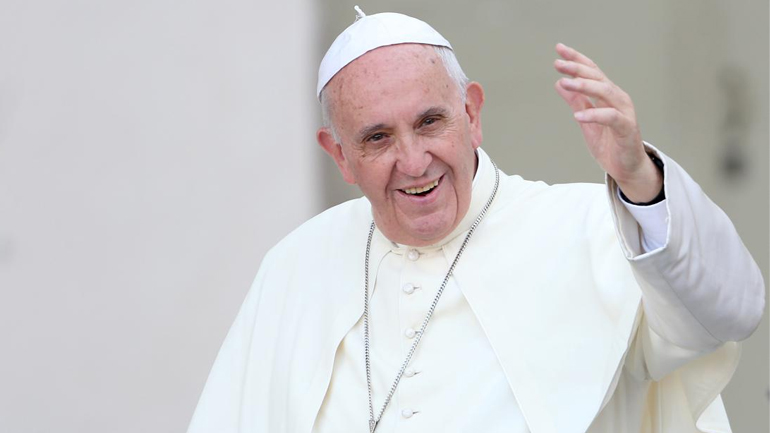 «Ως Πάπας συνεχίζω να συνοδεύω ποιμαντικά ομοφυλόφιλους»