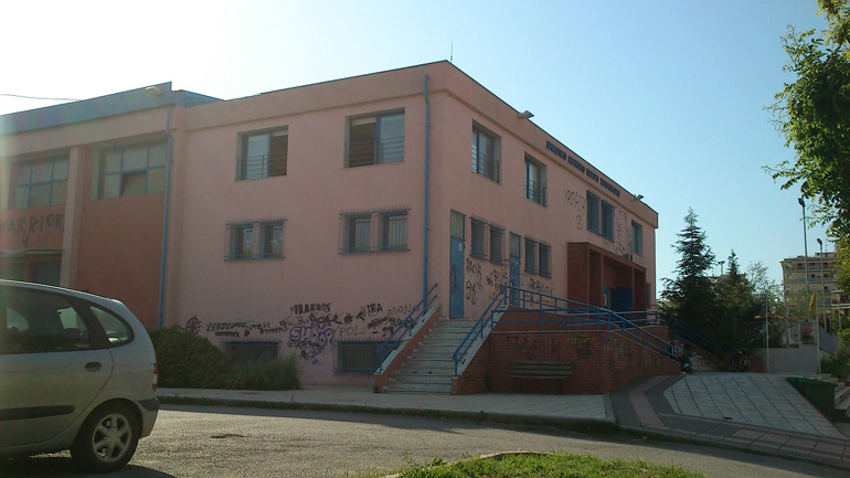 Στον υπόγειο χώρο αυτού του κτηρίου ζητούν φιλοξενία σωματεία που δραστηριοποιούνται αθλητικά αλλά η πόρτα του Δήμου Παύλου Μελά παραμένει ανοιχτή μόνο για ένα συγκεκριμένο...