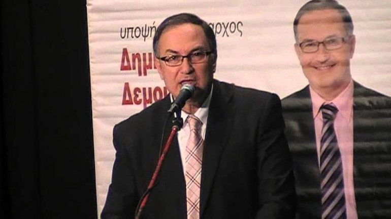 Ο Δήμαρχος Δημήτρης Δερμουτζίδης έδειξε να ξέρει αλλά και να αγνοεί αυτό που γίνεται πίσω από την πλάτη του ρίχνοντας το μπαλάκι αλλού..
