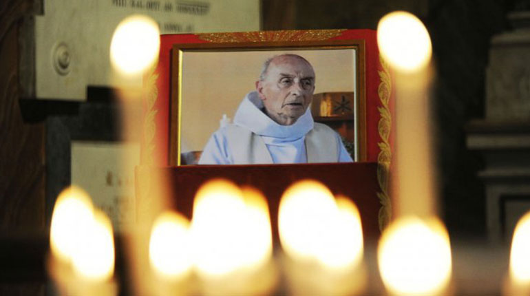 O Πάπας Φραγκίσκος επιταχύνει τη διαδικασία αγιοποίησης του Πατέρα Χάμελ που αποκεφαλίστηκε στο Σεντ Ετιέν