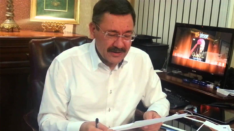 Ο δήμαρχος της Άγκυρας διεκδικεί ακόμα και τον… Αργοσαρωνικό