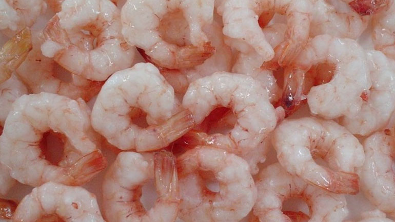 Δέσμευση ακατάλληλων γαρίδων σε επιχείρηση του Πειραιά