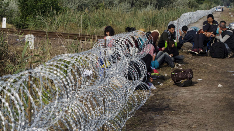 Η Βουλγαρία υψώνει συρματοπλέγματα ενάντια στους πρόσφυγες