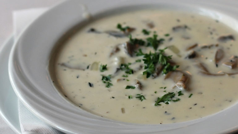 Λαχταριστή μανιταρόσουπα για το φθινόπωρο