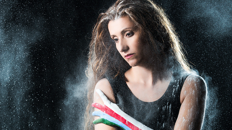 «Τα 5 Στοιχεία» με την Άννα Μπουρμά στο θέατρο Αλκμήνη