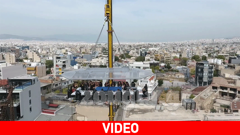 Γκάζι: Απίστευτος αγώνας πινγκ-πονγκ στα 30 μέτρα ύψος για… ρεκόρ Γκίνες!