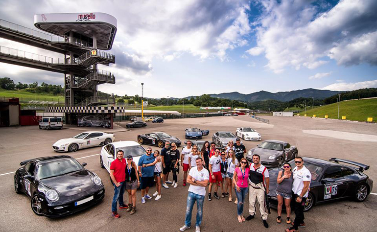 Αναμνηστική φωτογραφία στο Mugello...