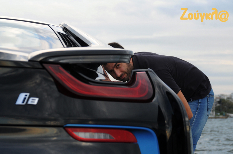 Απίστευτες καμπύλες και μάλιστα πολύ sexy...