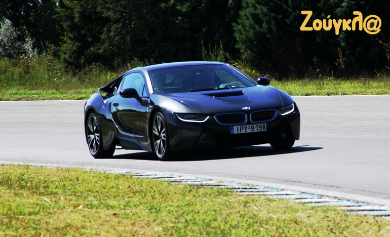 Οι επιδόσεις από ένα μηχανικό σύνολο μόλις 1.5 λίτρων με 362 άλογα (σε συνδυασμό με τον ηλεκτροκινητήρα) σε κάνει να αναρωτιέσαι που έχει φτάσει και που μπορεί ακόμα, η τεχνολογία...