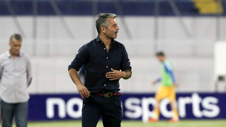 Παραμένει στον Ατρόμητο ο Κορακάκης