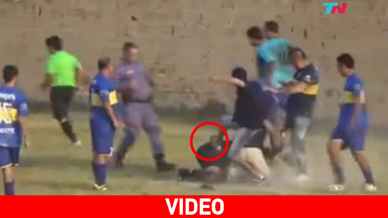 Αργεντινή: Άγριο ξύλο σε διαιτητή επειδή σφύριξε πέναλτι