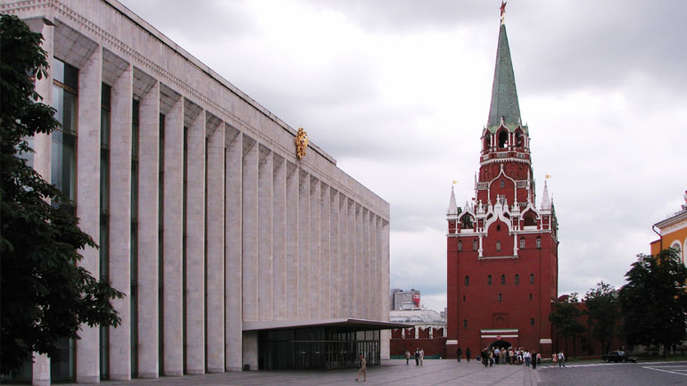 Το Κρεμλίνο «λυπάται» που η Ρωσία χρησιμοποιείται στην προεκλογική εκστρατεία στις ΗΠΑ