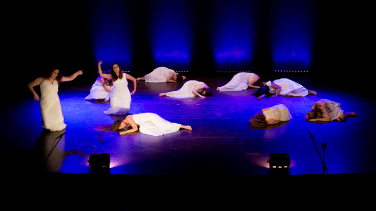 «Γυναίκες που μονολογούν και Άνδρες που σιωπούν στα έργα του Τσέχωφ» του Λάκη Κουρετζή στο θέατρο της Ημέρας