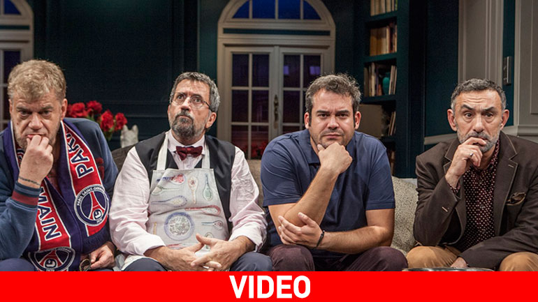 «Δείπνο Ηλιθίων» με τον Σπύρο Παπαδόπουλο στο θέατρο Κάππα