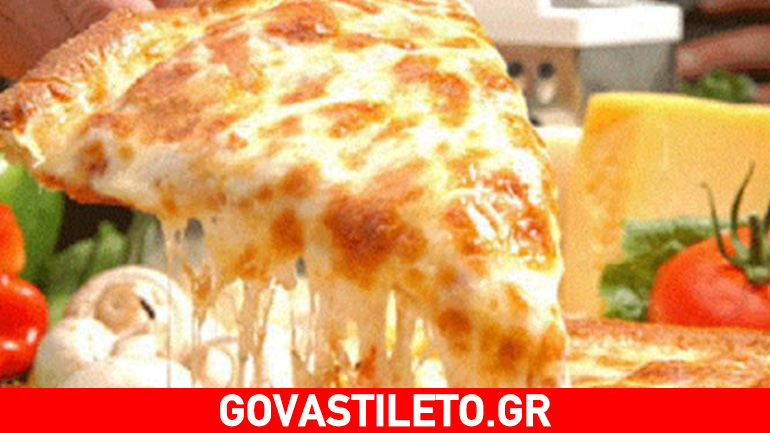 Σπιτική πίτσα με 4 τυριά για μικρούς και μεγάλους