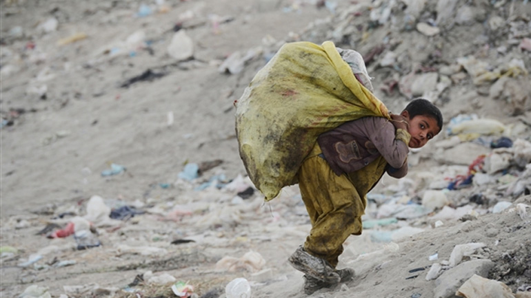 Η διεθνής κοινότητα δεσμεύεται να χορηγήσει βοήθεια 13,6 δισ. ευρώ στο Αφγανιστάν