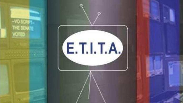 Συγκέντρωση της ΕΤΙΤΑ έξω από τη Βουλή