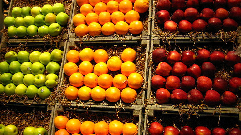 Δέσμευση 4,4 τόνων φρούτων χωρίς σήμανση