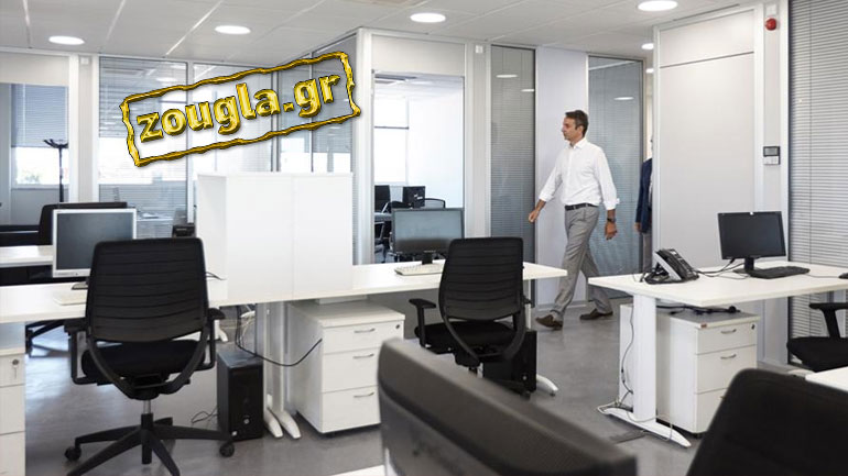 Ο επίτιμος στα νέα γραφεία της ΝΔ