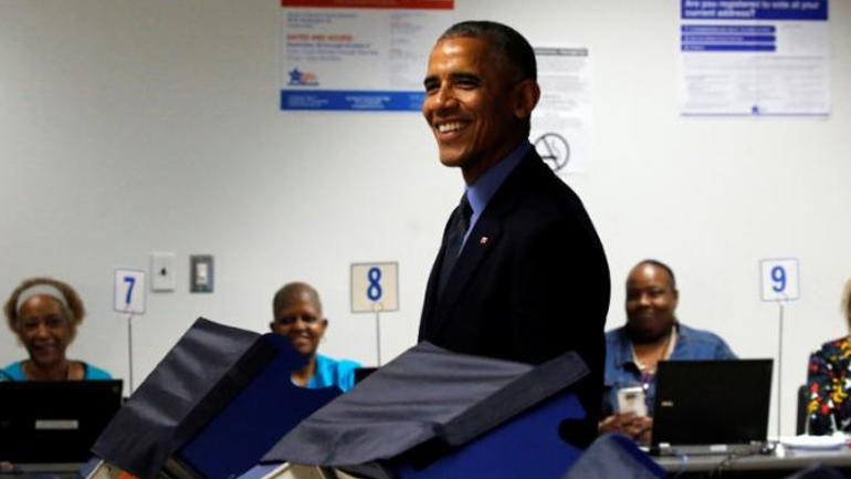 ΗΠΑ: Ο Ομπάμα ψήφισε εκ των προτέρων στο Σικάγο
