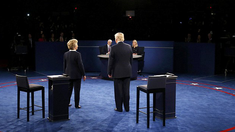 Tα δίνουν όλα