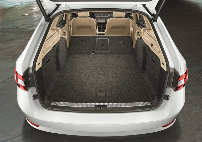 Στην έκδοση combi μετατρέπεις το χώρο σε... κρεβάτι!