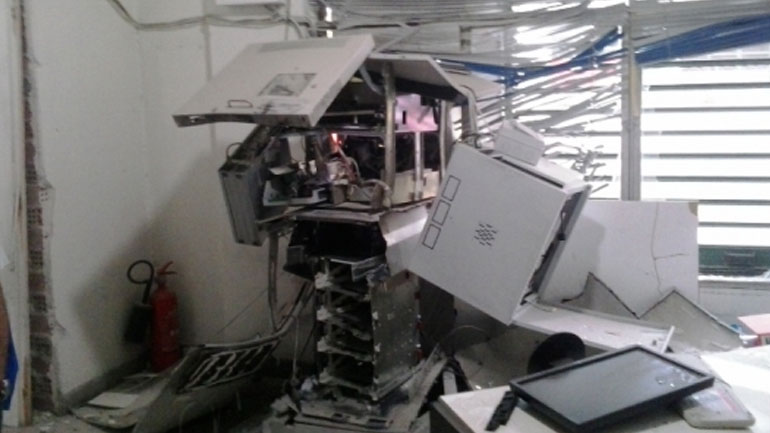 Έκρηξη στην Τράπεζα Πειραιώς στο Νέο Μοναστήρι!