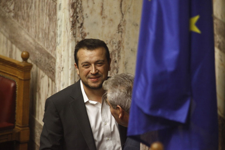 Άδεια για κουβεντούλα απ΄τη... σημαία