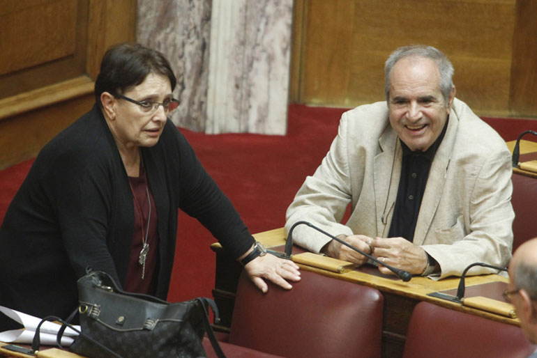 Η Αλέκα Παπαρήγα με τον Στάθη Παναγούλη