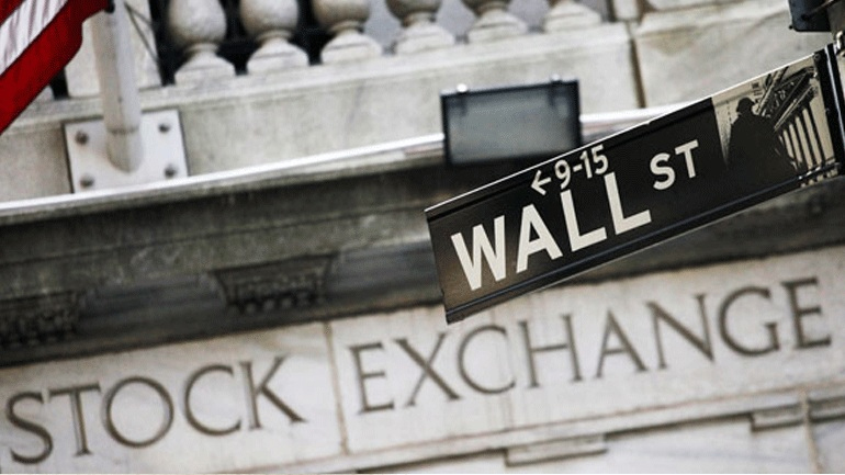 Μικρή πτώση στη Wall Street