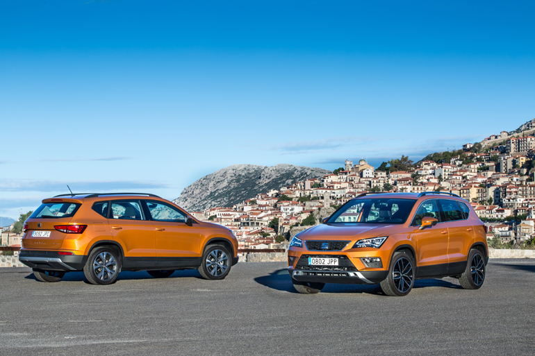 Το νέο SEAT Ateca με φόντο την Αράχοβα...