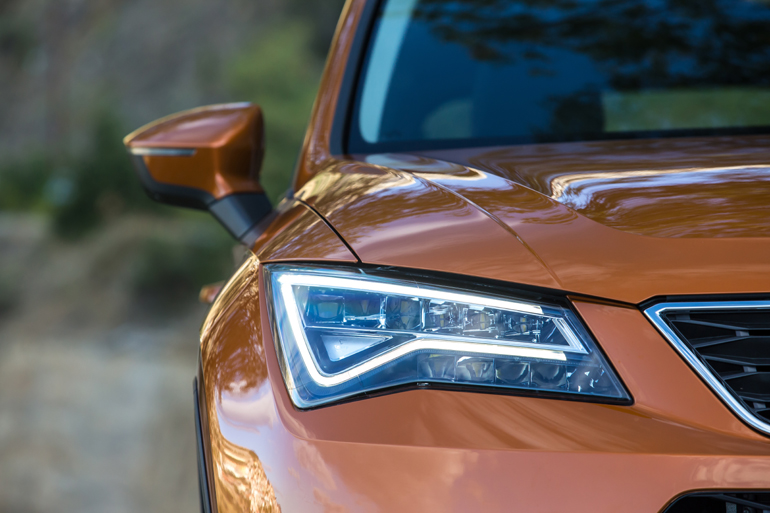 Πολύ ιδιαίτερη σχεδίαση για τα εμπρός φωτιστικά σώματα τεχνολογίας LED