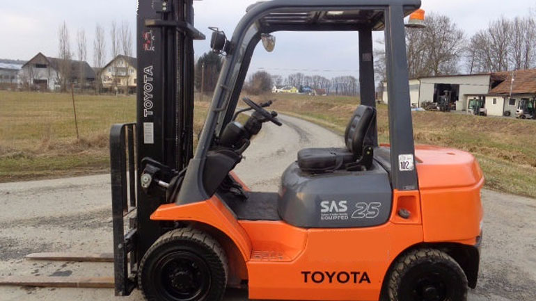 Βόλος: Άτυχος εργάτης έσπασε το πόδι του αλλάζοντας λάστιχο