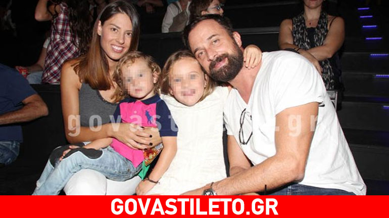 Γιώργος Λιανός: Σπάνια εμφάνιση με την οικογένειά του στο θέατρο