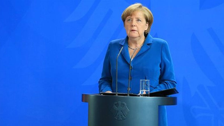 Η Μέρκελ ευχαριστεί τον Σύρο που βοήθησε στον εντοπισμό του τρομοκράτη Η Μέρκελ ευχαριστεί τον Σύρο που βοήθησε στον εντοπισμό του τρομοκράτη