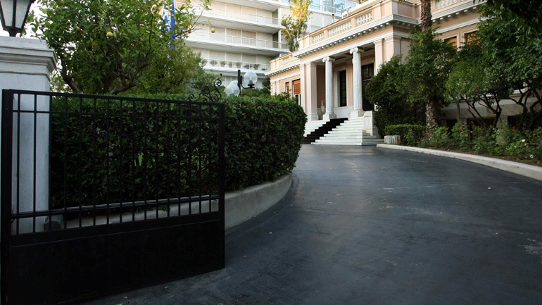 Μαξίμου: Προστασία της πρώτης κατοικίας για όλα τα φυσικά πρόσωπα