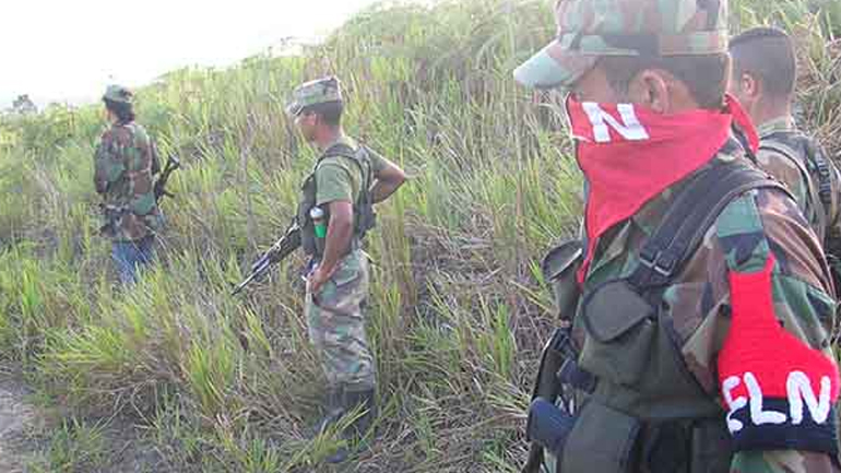 Κολομβία: Η κυβέρνηση θα αρχίσει ειρηνευτικές διαπραγματεύσεις με τον Στρατό Εθνικής Απελευθέρωσης
