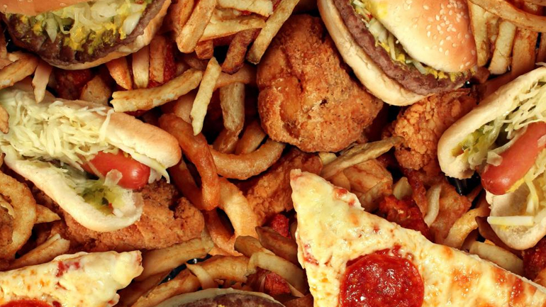 Οι 13 πιο εθιστικές ανθυγιεινές τροφές