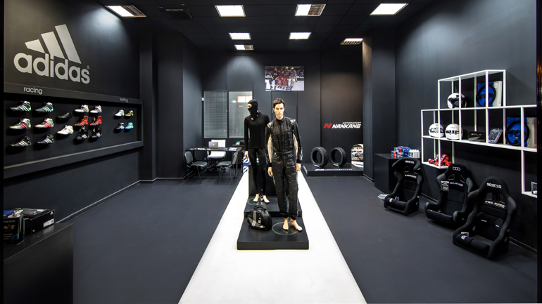 Η επιλογή σωστού και ποιοτικού εξοπλισμού είναι σημαντική για την ασφάλεια όσων τρέχουν σε αγώνες του μηχανοκίνητου αθλητισμού...