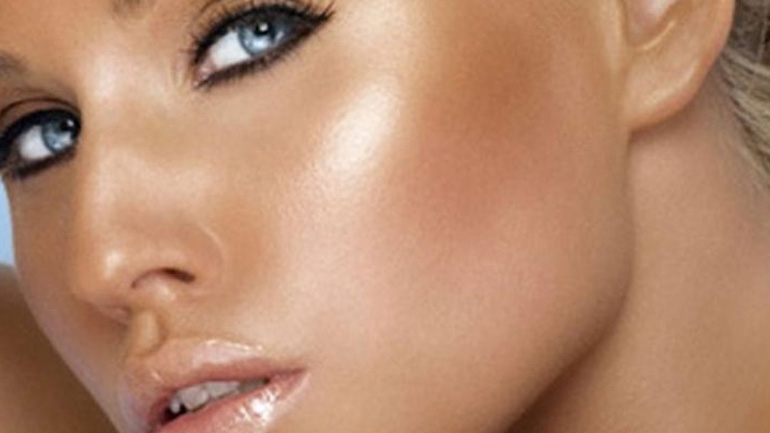 Μικρά μυστικά για να διατηρήσεις το foundation όλη μέρα