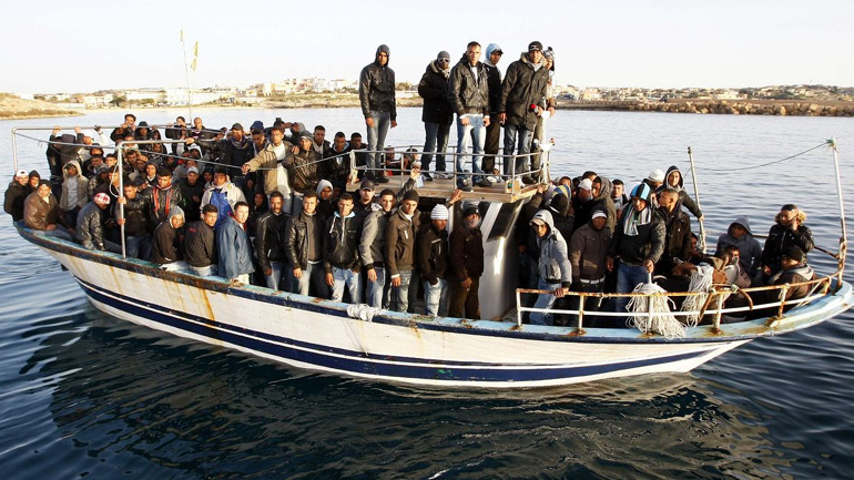 Στον Εύδηλο Ικαρίας οδηγήθηκε ιστιοφόρο με 36 μετανάστες