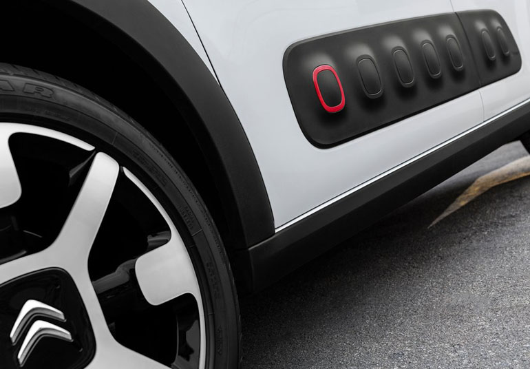 Τα bumbers τα είδαμε πρώτη φορά στο C4 Cactus. Σειρά έχει το C3...