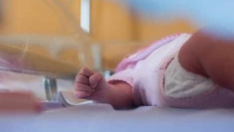 Πρόσφυγες προσπάθησαν να πουλήσουν το μωρό τους μέσω… eBay!