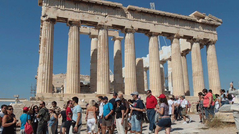 ΕΛΣΤΑΤ: Μειωμένοι οι τουρίστες που επισκέφθηκαν την Ελλάδα το πρώτο εξάμηνο