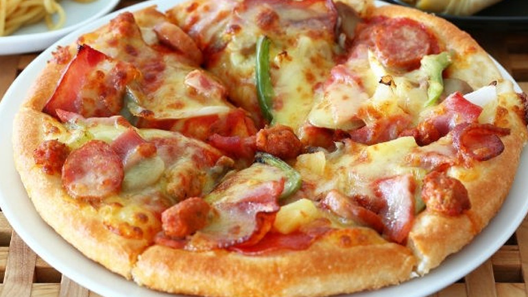 Tip για να γλυτώσετε θερμίδες από την πίτσα