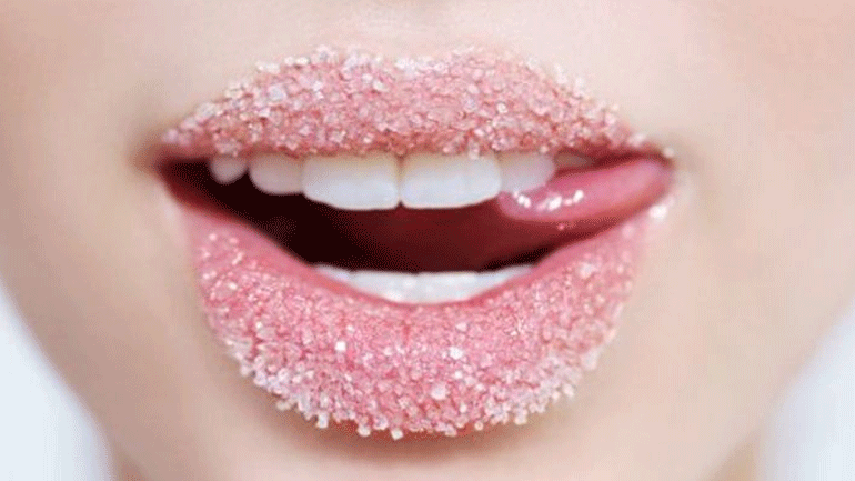 Σπιτικό scrub χειλιών με τρία μόνο υλικά