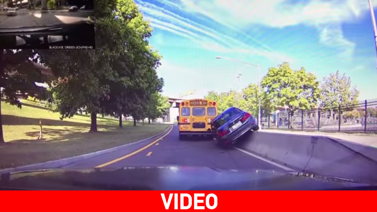 Βγήκε για προσπέραση αλλά κατέληξε στον τοίχο!