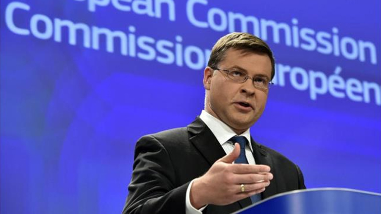 Ντομπρόβσκις: Το Παρίσι πρέπει να σεβαστεί το όριο για έλλειμμα στο 3% του ΑΕΠ