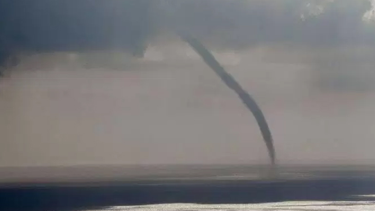 Γαλλία: Μίνι ανεμοστρόβιλος έπληξε την Κορσική με 23 τραυματίες